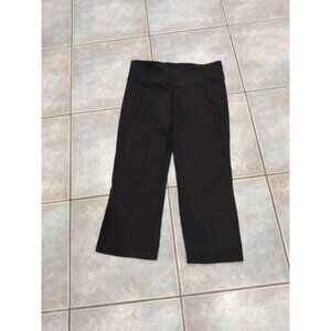 Women's Lululemon Yoga pants 3/4 Capri Size 6 - 8 ? Black